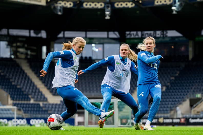 Justine Kielland, Mathilde Harviken og Ada Hegerberg, 20.02-2024 i Stavanger.