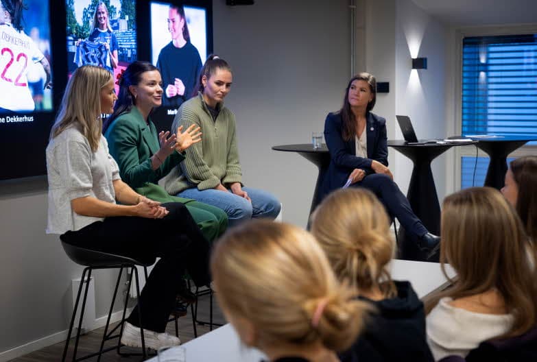 Amanda Haar, Cathrine Dekkerhus, Mariken Kleppe og Siri Nordby